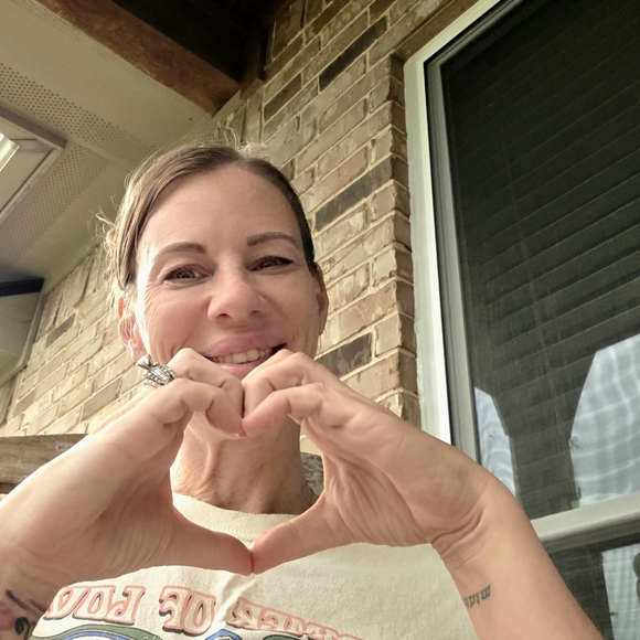 Meet your Posher, Laura - Picture 9 of 16